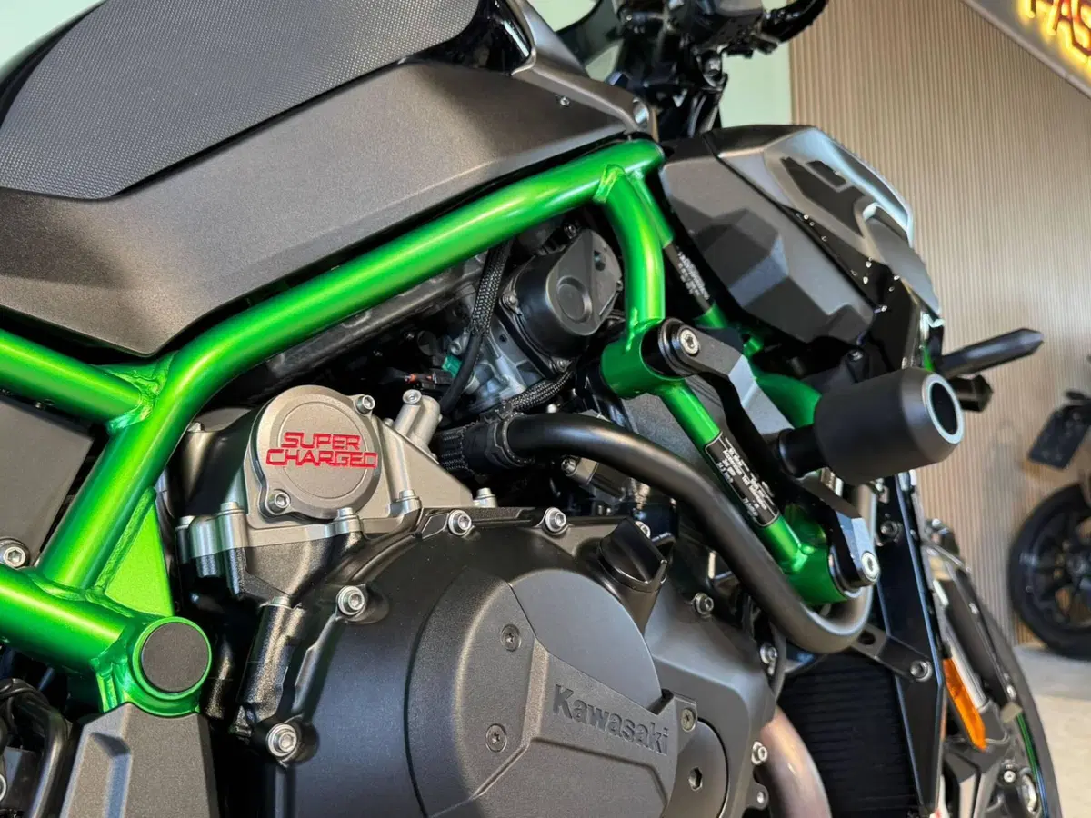 Kawasaki Z H2 SE (2021 - 24) (3)