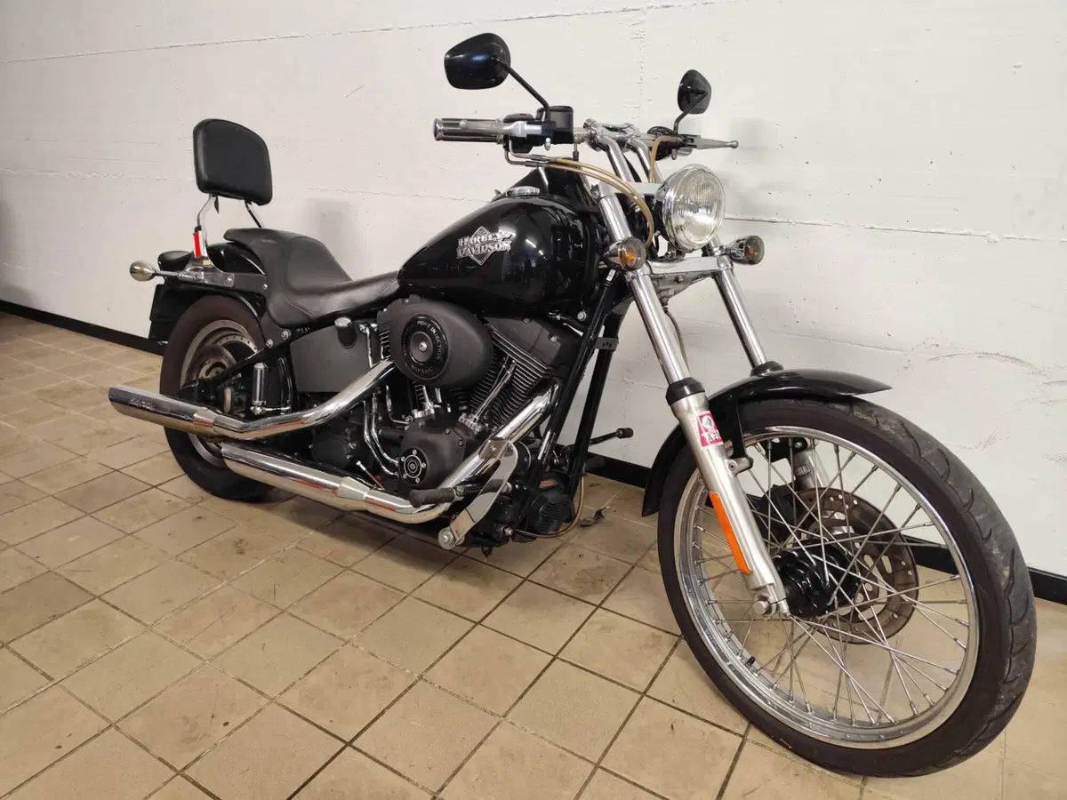 Harley-Davidson 1450 Night Train (2002 - 05) - FXSTBI (2)