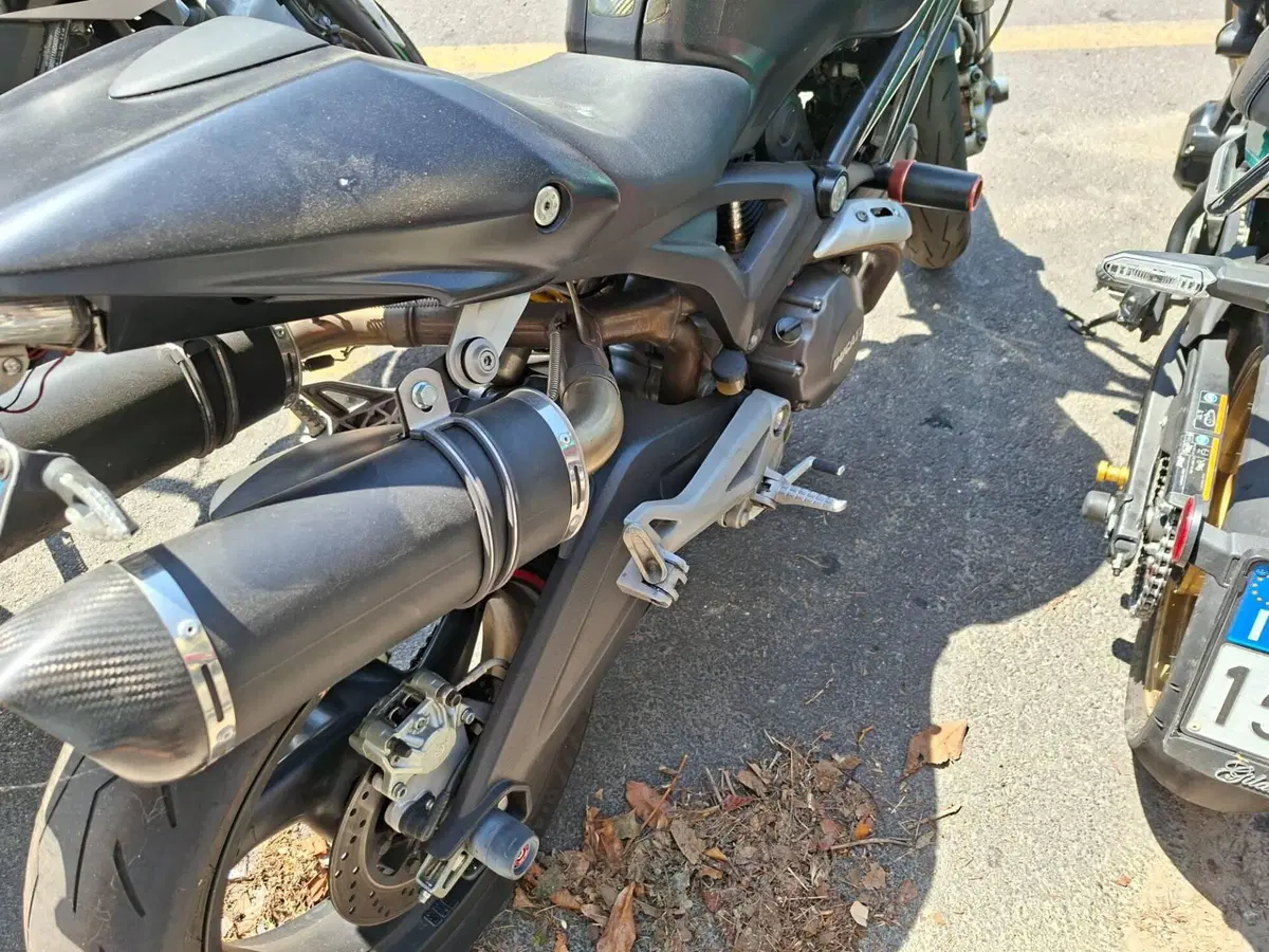 Ducati Monster 696 (2008 - 13) (2)