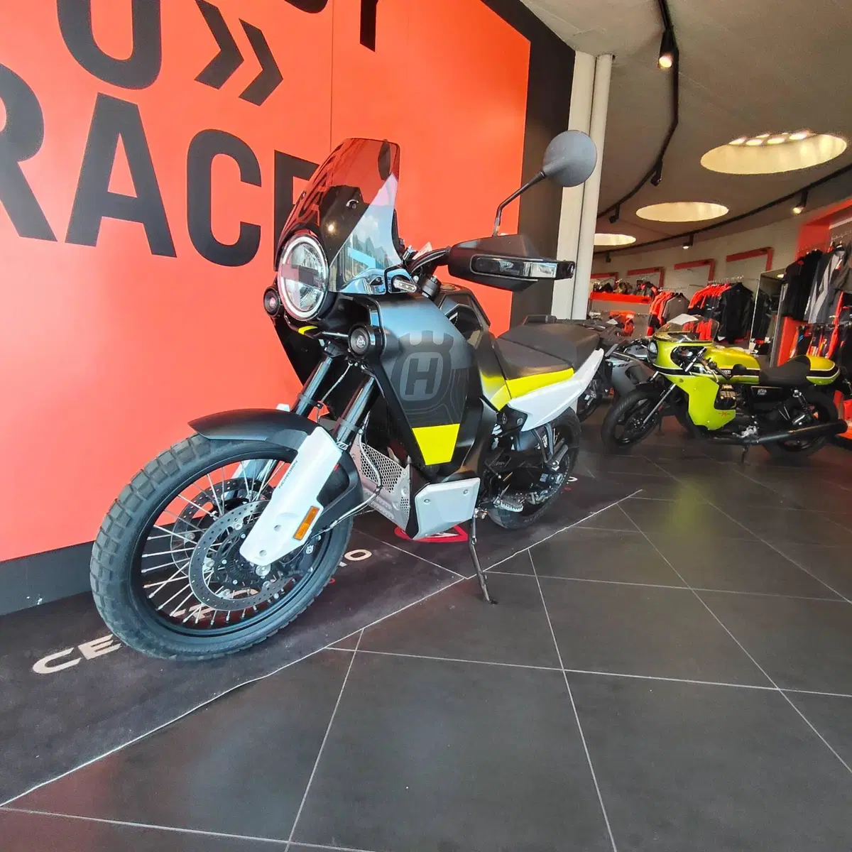Husqvarna Norden 901 (2022 - 26) (9)