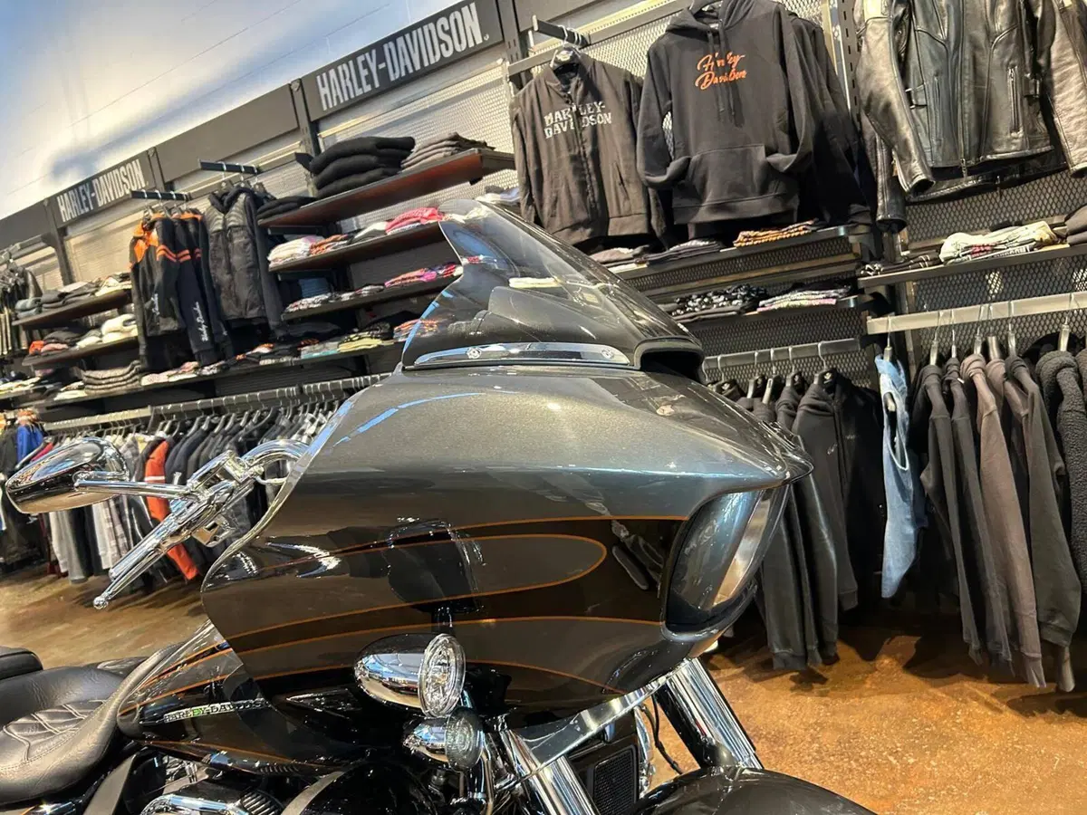 Harley-Davidson 1800 Road Glide Ultra (2014 - 16) - FLTRUSE (6)