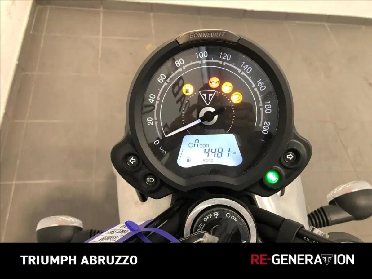 Triumph Street Twin 900 (2019 - 20) (7)