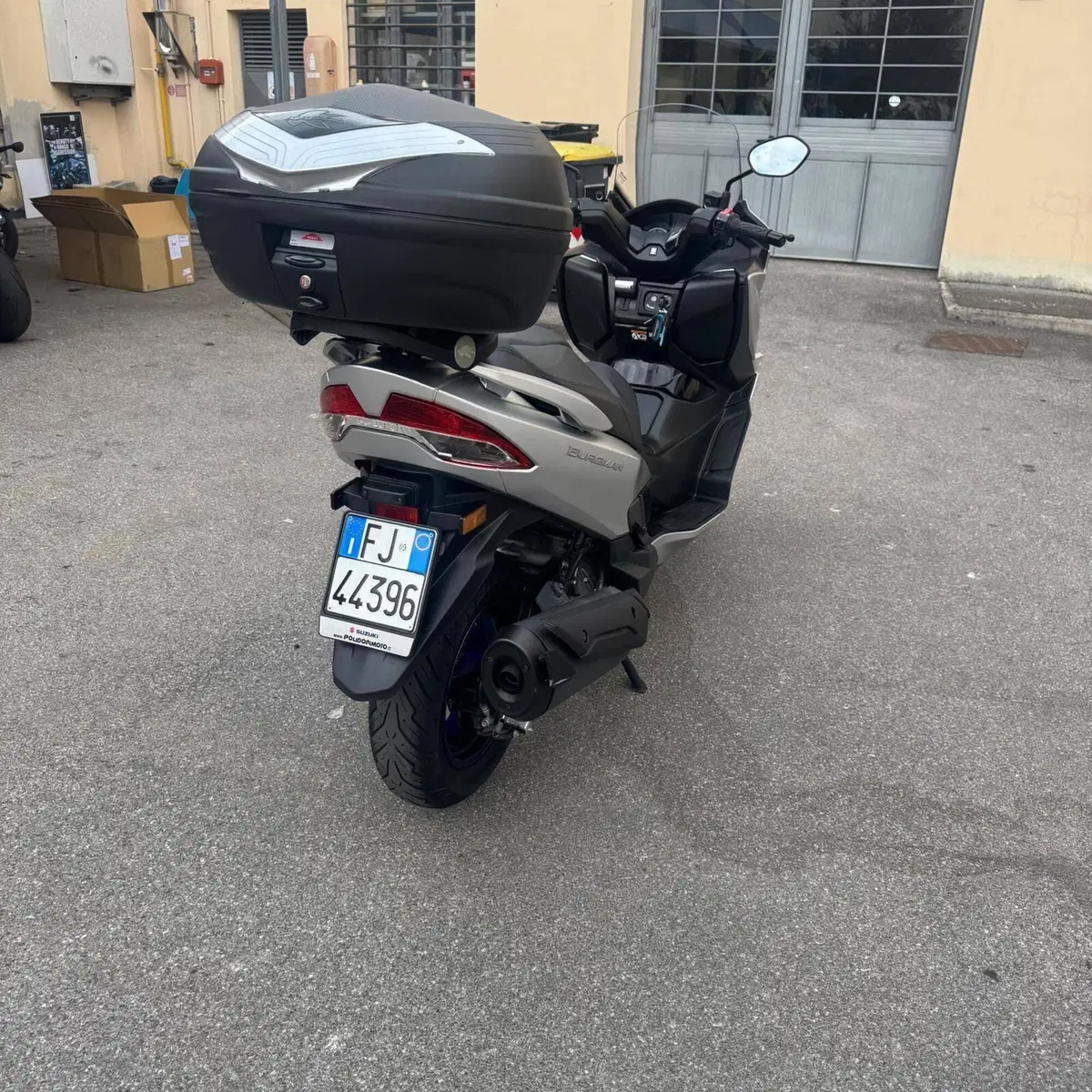 Suzuki Burgman 400 (2025 - 26) (2)