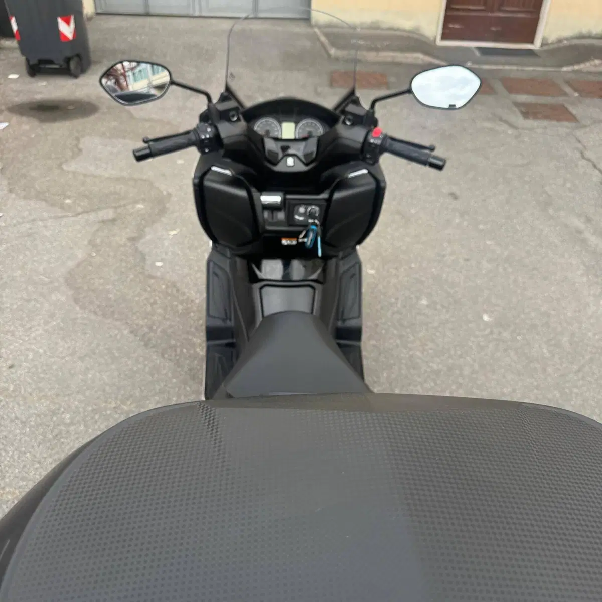 Suzuki Burgman 400 (2025 - 26) (3)