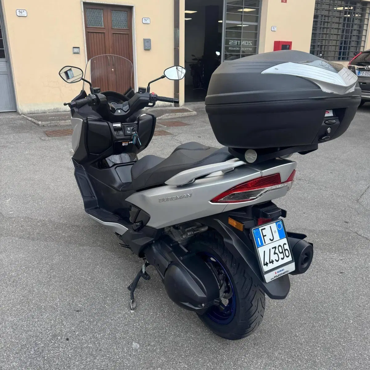 Suzuki Burgman 400 (2025 - 26) (5)
