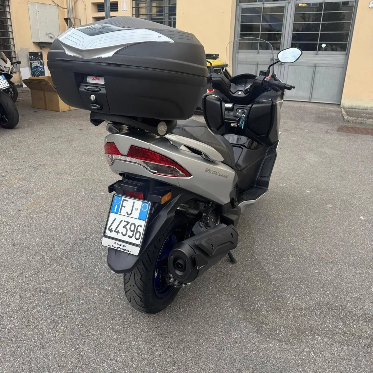 Suzuki Burgman 400 (2025 - 26) (7)