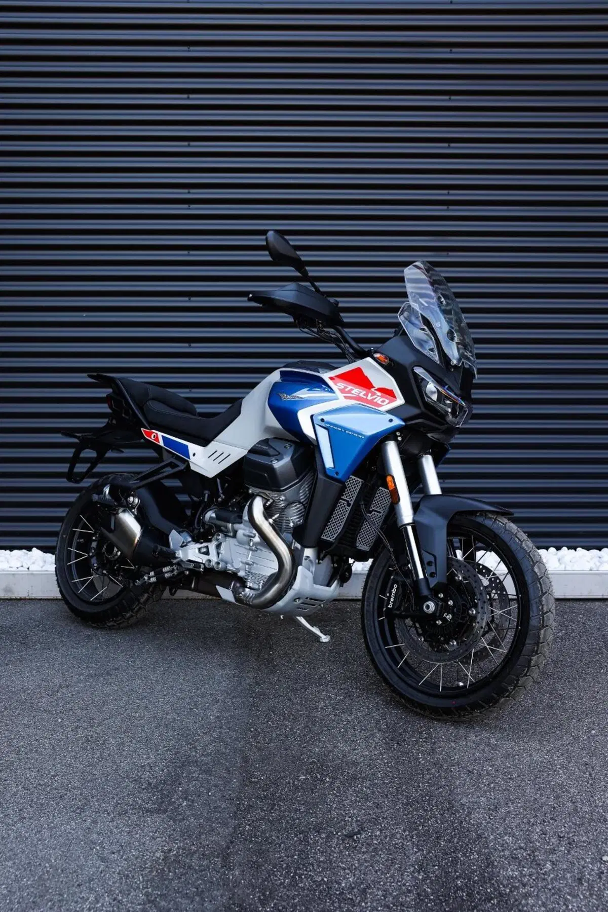 Moto Guzzi Stelvio Duecento Tributo (2025 - 26) (2)