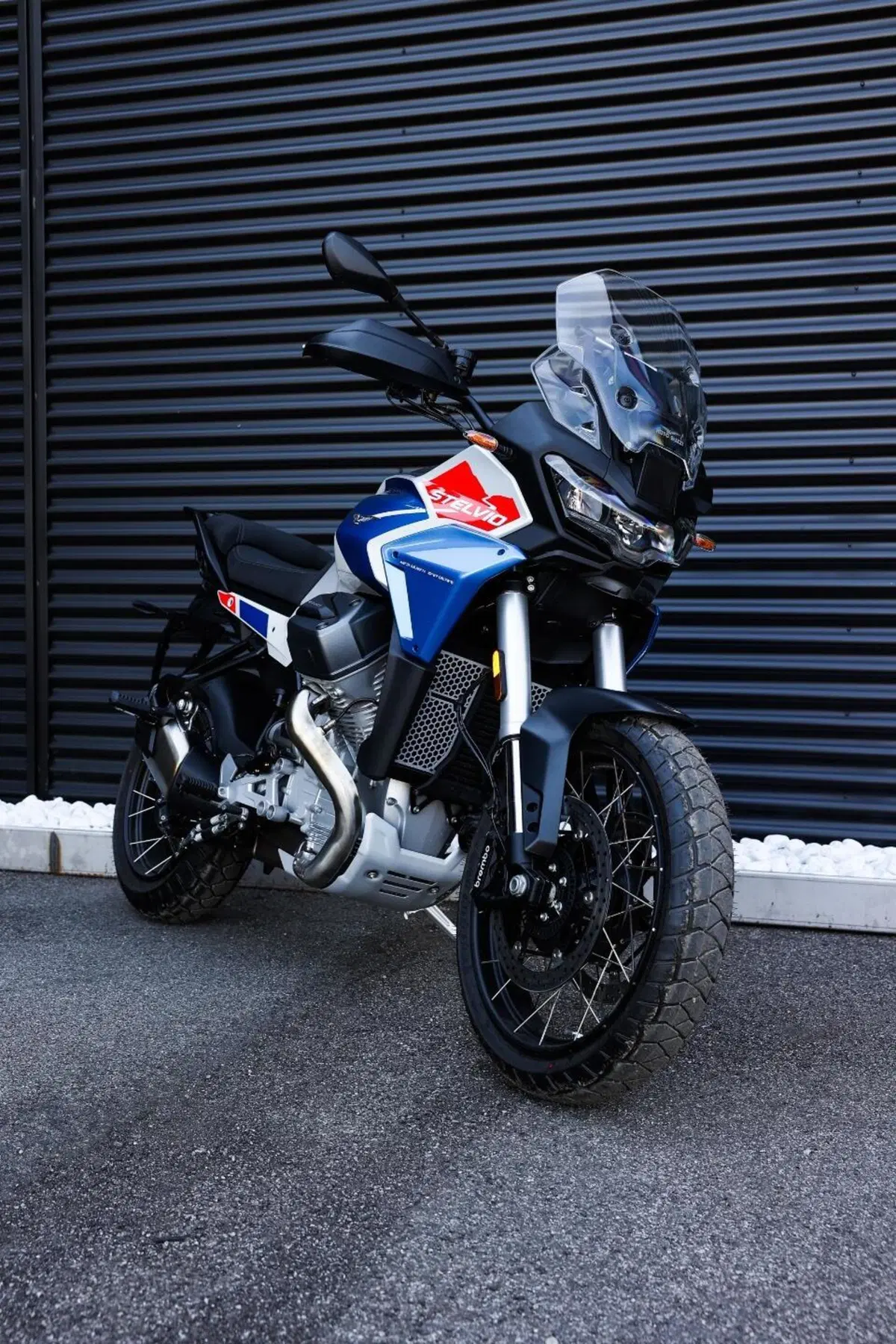 Moto Guzzi Stelvio Duecento Tributo (2025 - 26) (3)