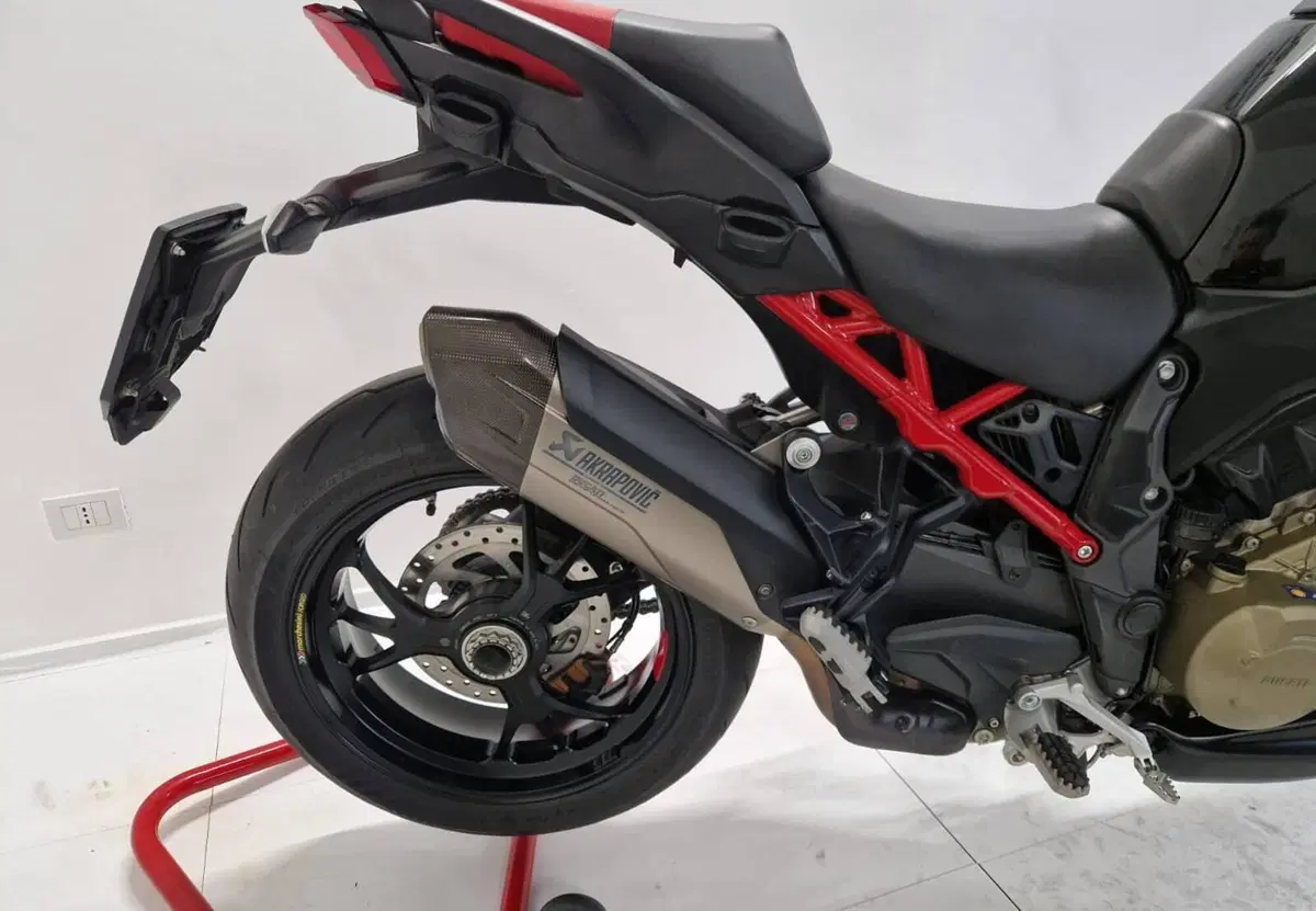 Ducati Multistrada V4 Pikes Peak (2021 - 24) (4)