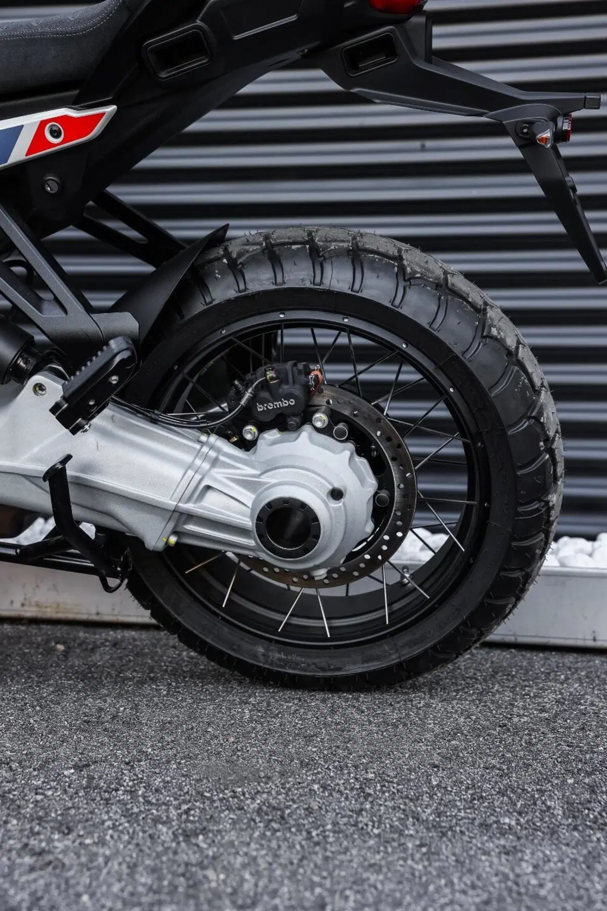 Moto Guzzi Stelvio Duecento Tributo (2025 - 26) (8)
