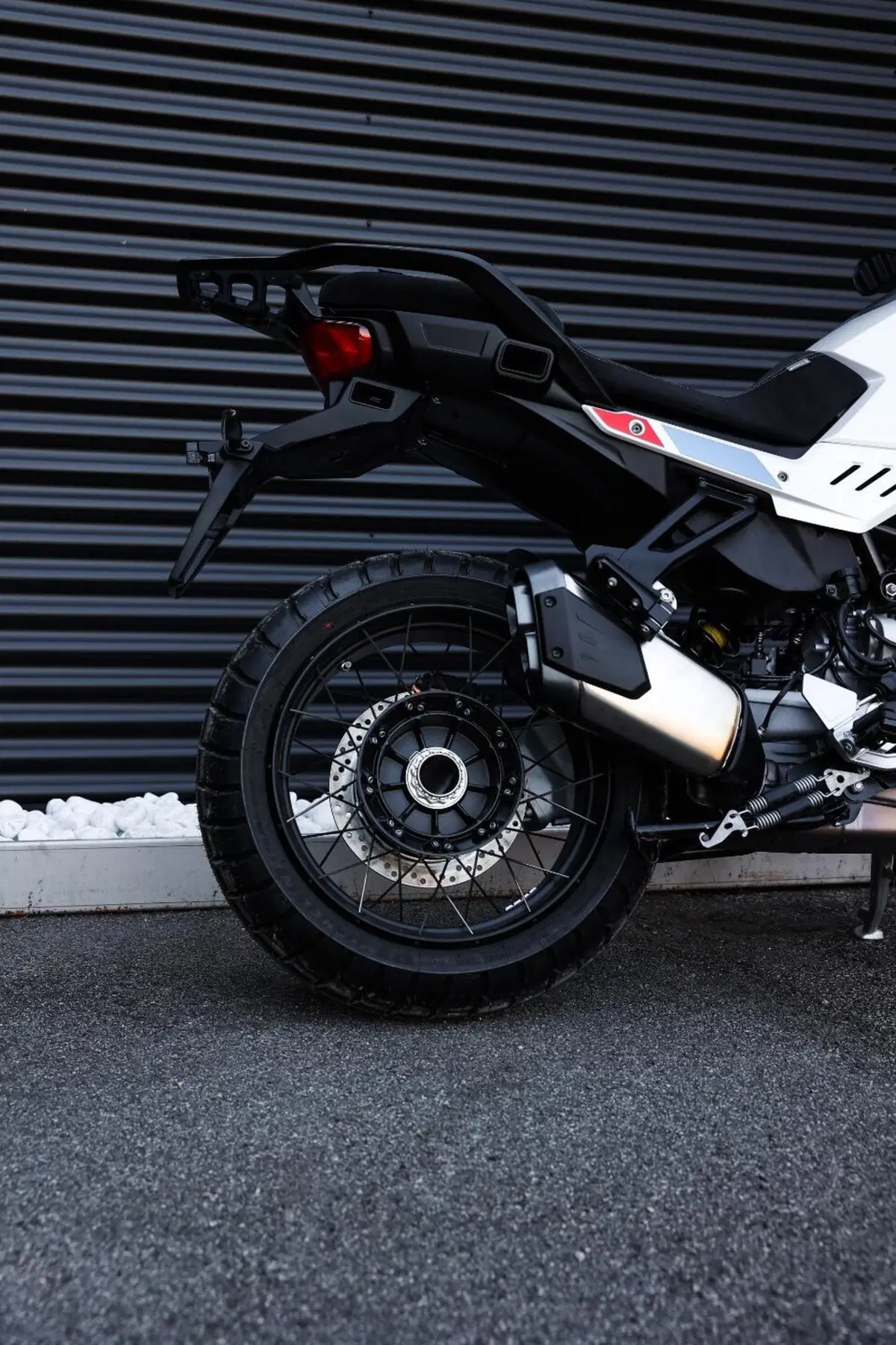 Moto Guzzi Stelvio Duecento Tributo (2025 - 26) (14)