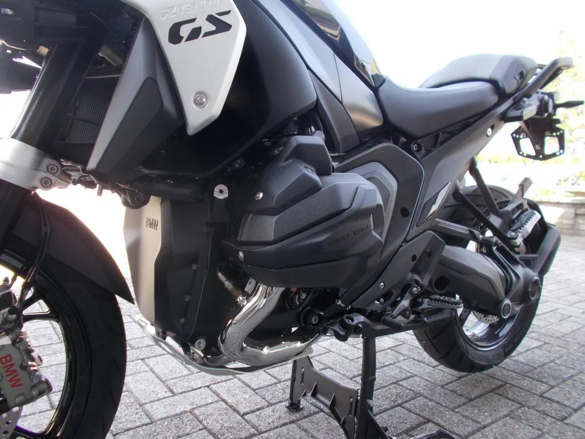 Bmw R 1300 GS Triple Black (2023 - 26) (4)