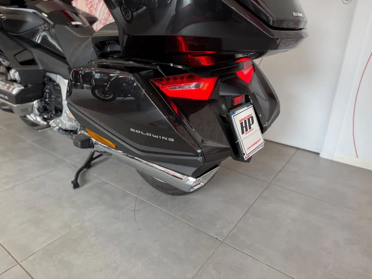 Honda GL 1800 Gold Wing Tour DCT & Airbag (2022 - 24) (15)