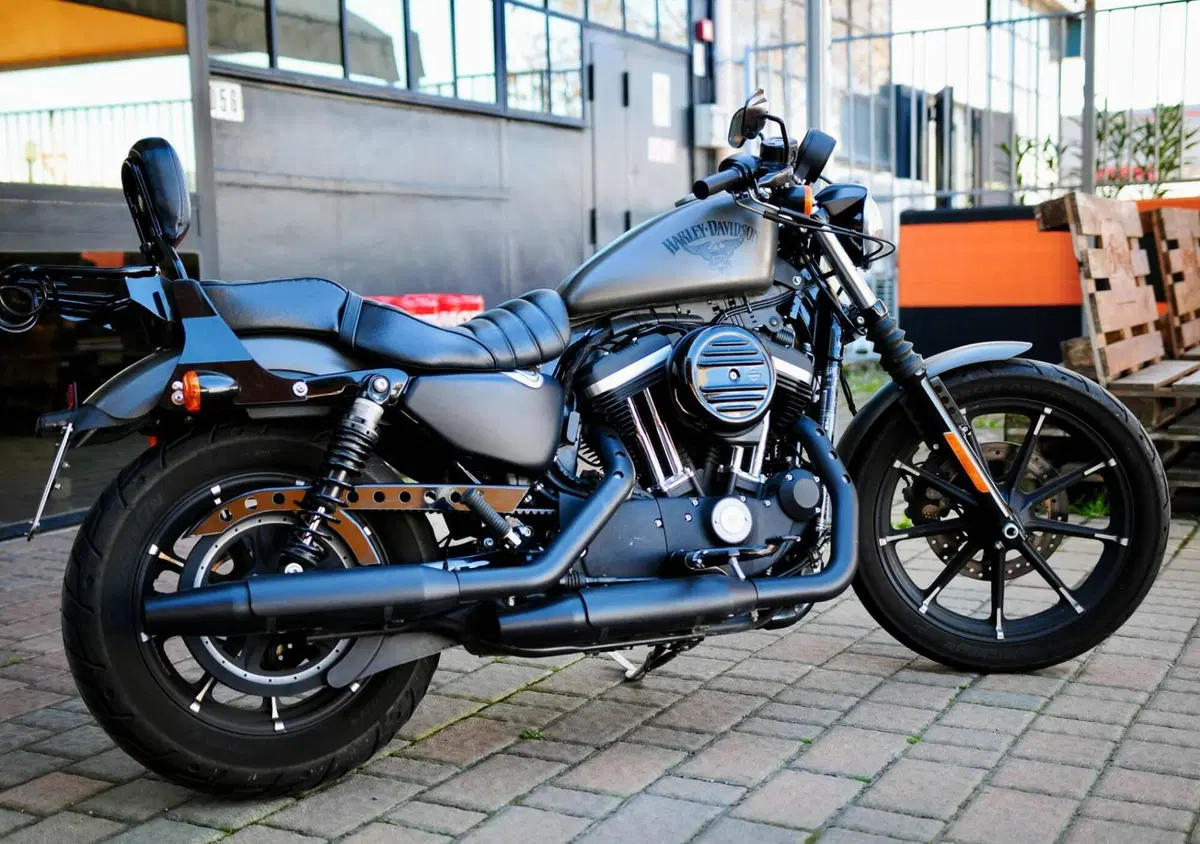 Harley-Davidson 883 Iron (2017 - 20) - XL 883N (2)