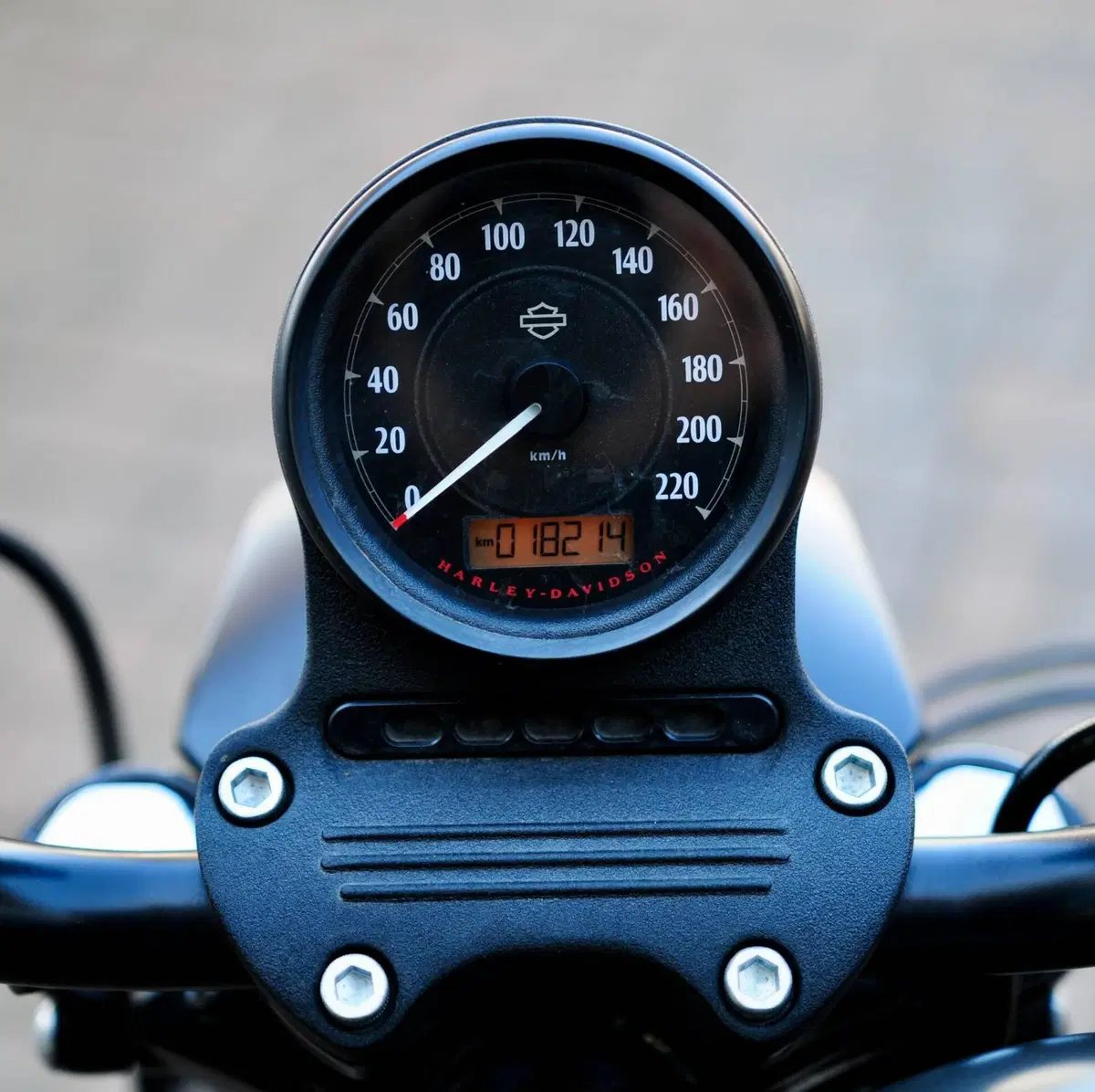 Harley-Davidson 883 Iron (2017 - 20) - XL 883N (6)
