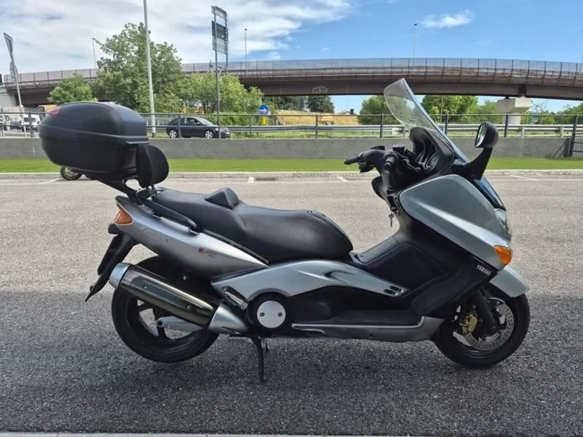 Yamaha T-Max 500 (2004 - 07) (3)