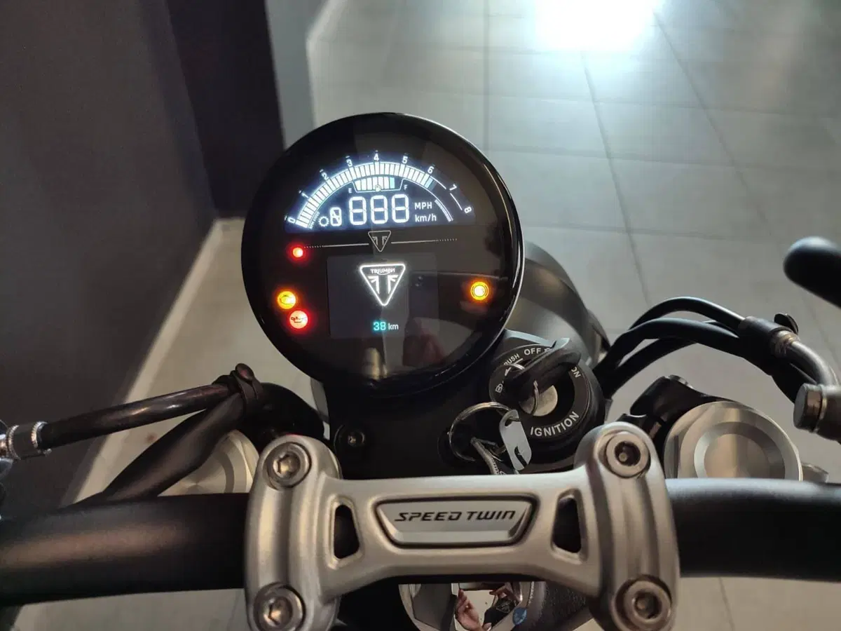 Triumph Speed Twin 900 (2025 - 26) (6)