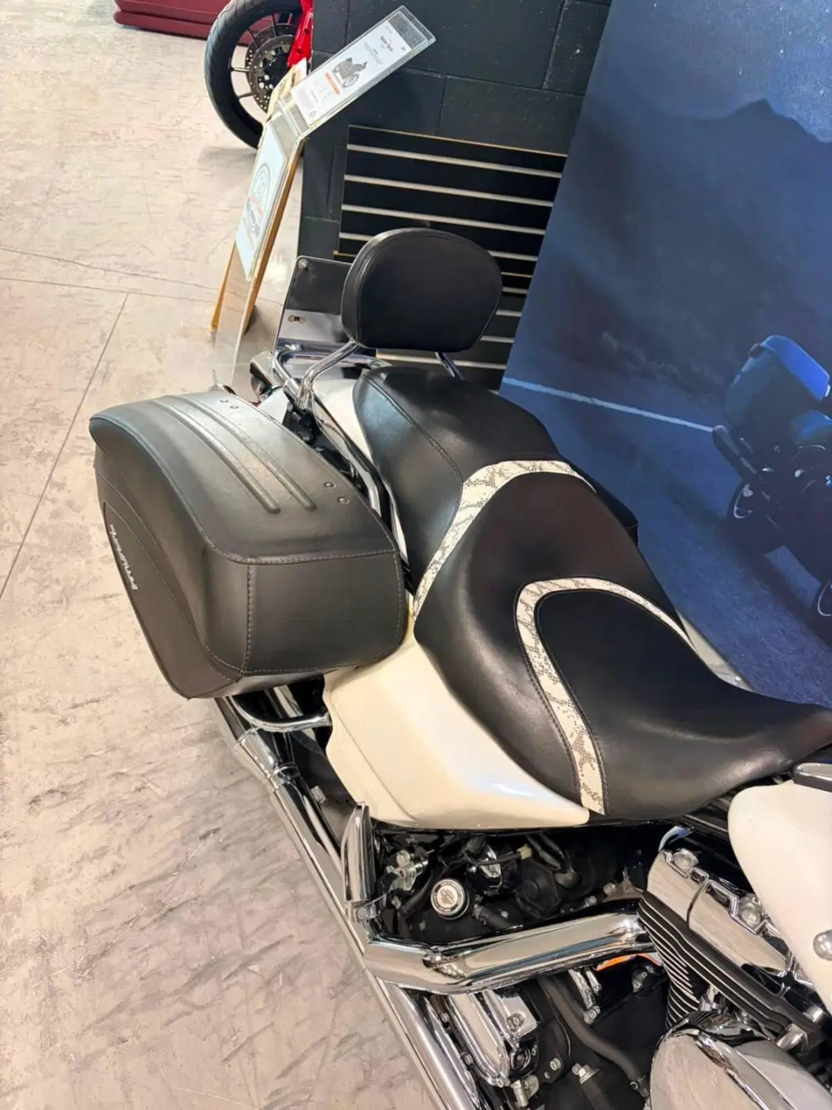 Harley-Davidson 1450 Road King Custom (2005 - 06) - FLHRS (6)