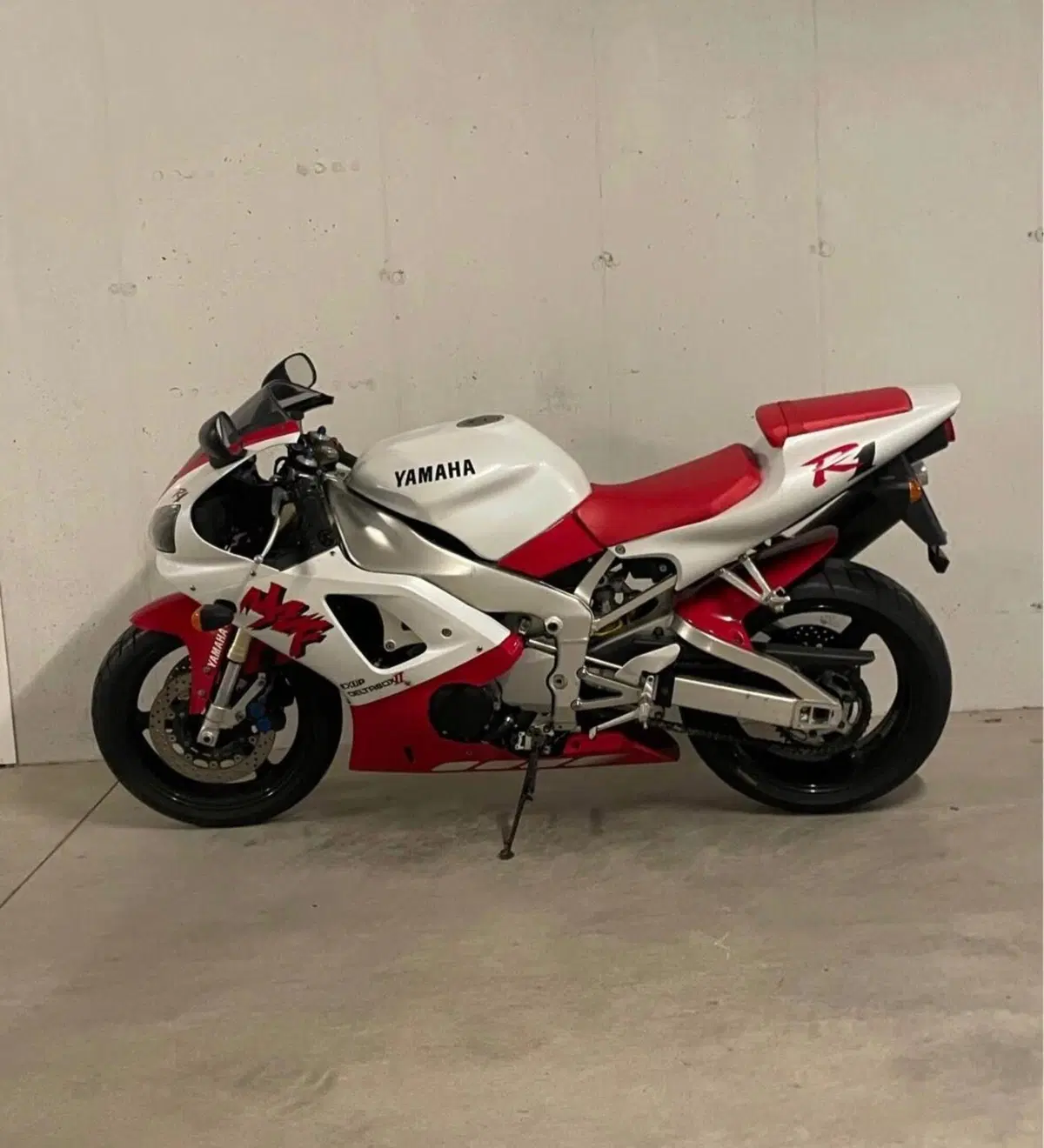 Yamaha YZF R1 (1998 - 99) (2)