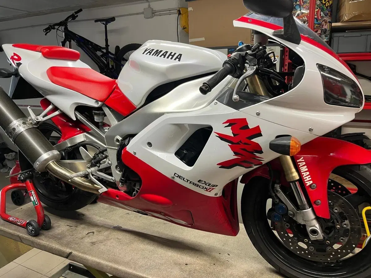 Yamaha YZF R1 (1998 - 99) (3)