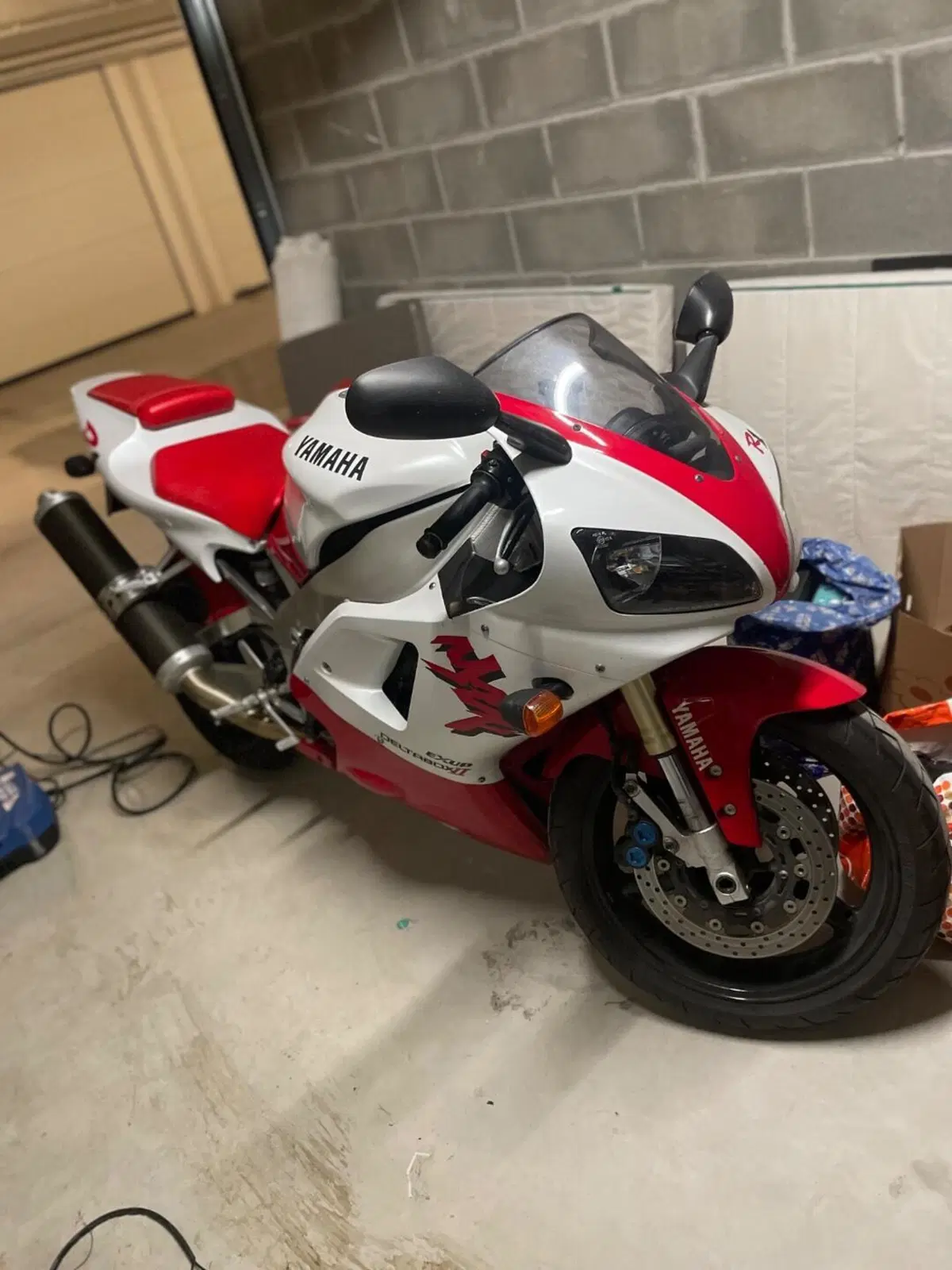 Yamaha YZF R1 (1998 - 99) (9)