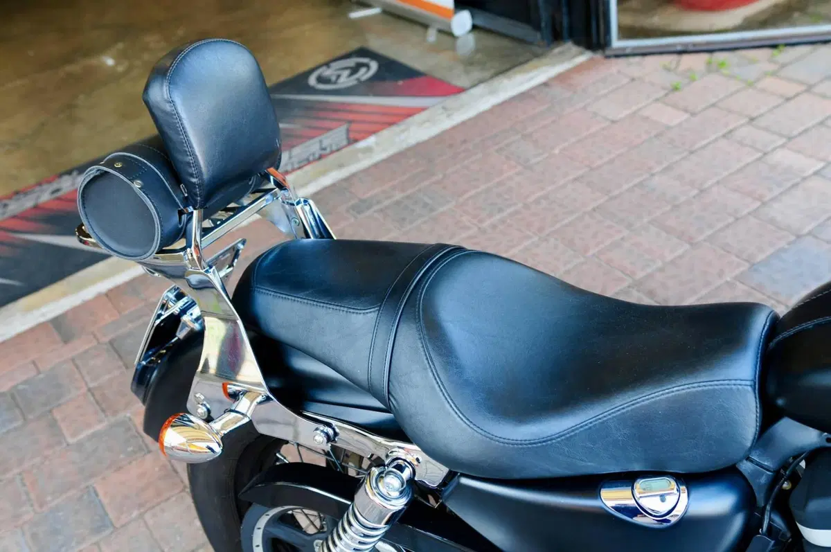 Harley-Davidson 1200 Custom CB (2013 - 17) - XL 1200CB (11)