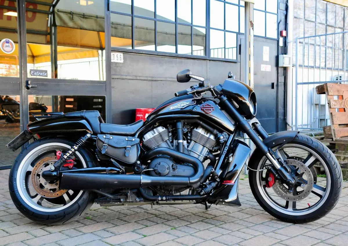 Harley-Davidson 1250 V-Rod Muscle (2009 - 17) - VRSCF (2)