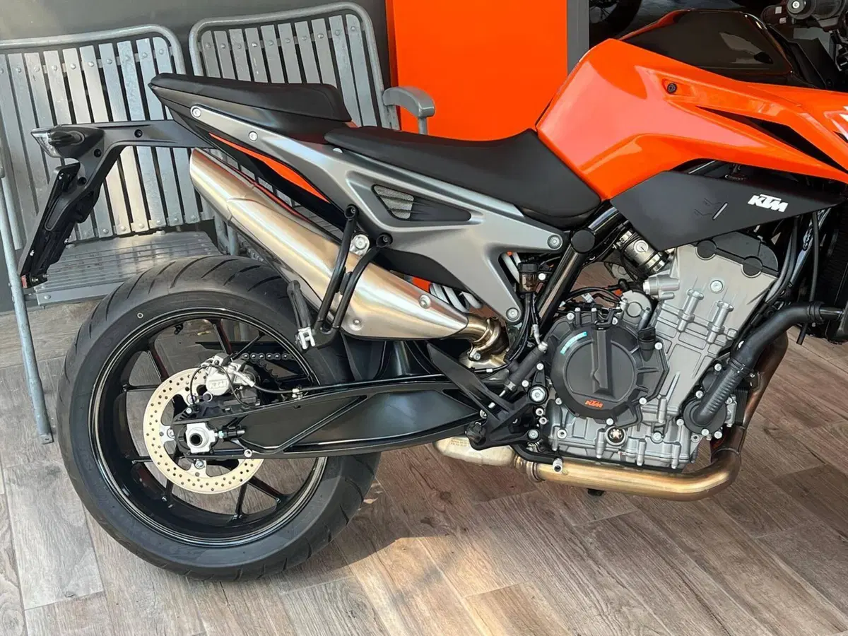 KTM 790 Duke L (2023 - 24) (4)