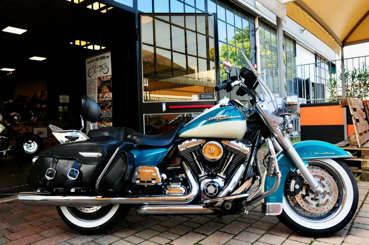 Harley-Davidson 1584 Road King Classic (2007 - 10) - FLHRC (2)