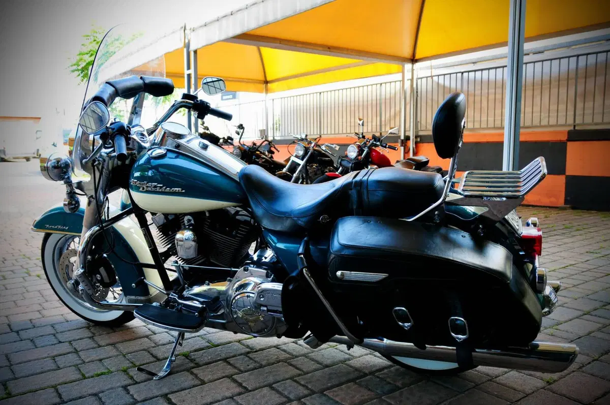 Harley-Davidson 1584 Road King Classic (2007 - 10) - FLHRC (5)