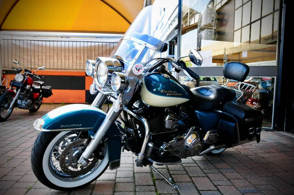 Harley-Davidson 1584 Road King Classic (2007 - 10) - FLHRC (6)