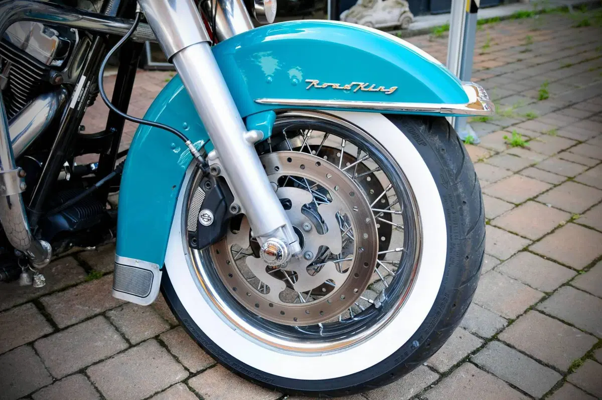 Harley-Davidson 1584 Road King Classic (2007 - 10) - FLHRC (8)
