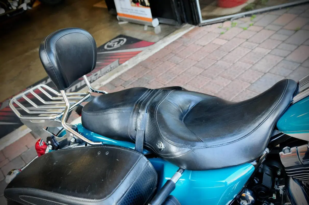 Harley-Davidson 1584 Road King Classic (2007 - 10) - FLHRC (11)