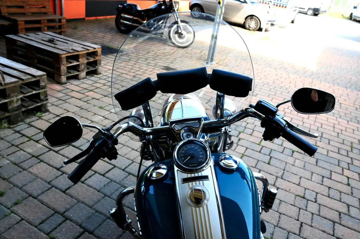 Harley-Davidson 1584 Road King Classic (2007 - 10) - FLHRC (14)