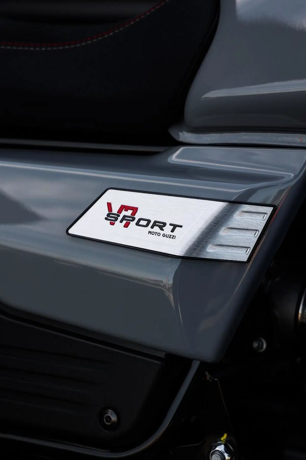 Moto Guzzi V7 Sport (2025 - 26) (10)
