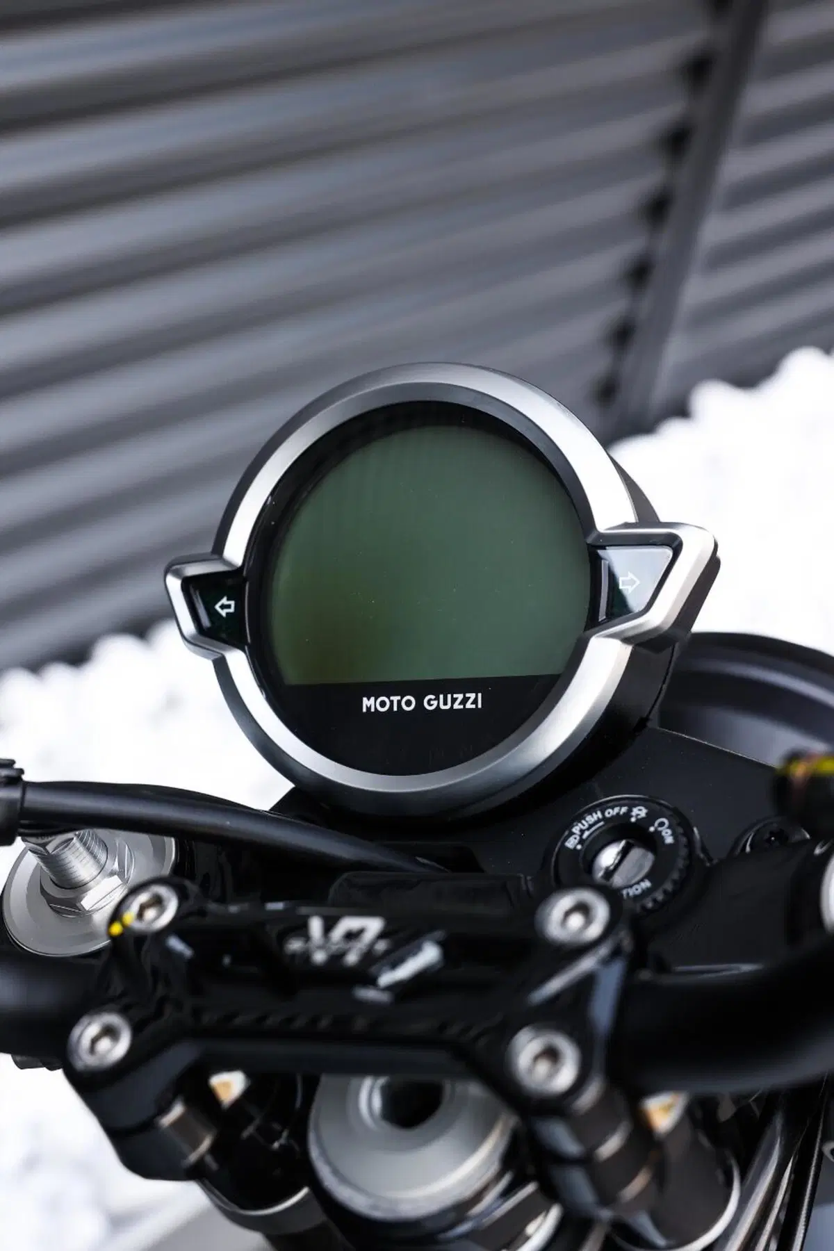 Moto Guzzi V7 Sport (2025 - 26) (14)