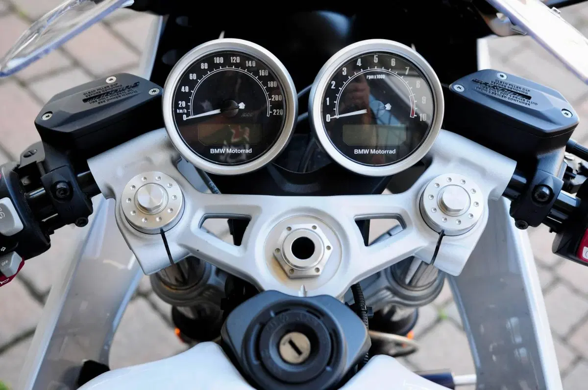 Bmw R nineT 1200 Racer (2017 - 20) (10)