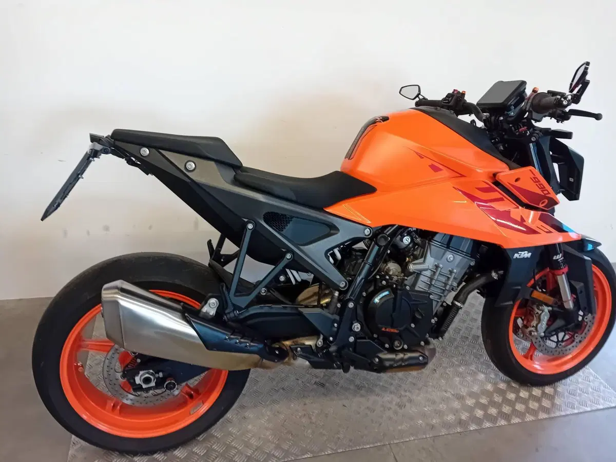 KTM 990 Duke (2024 - 26) (6)