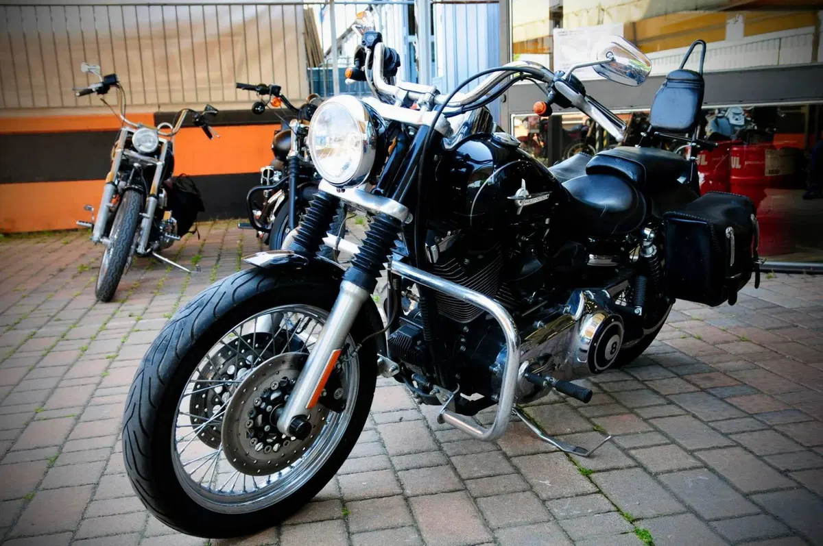 Harley-Davidson 1584 Super Glide Custom (2008 - 13) - FXDC (6)