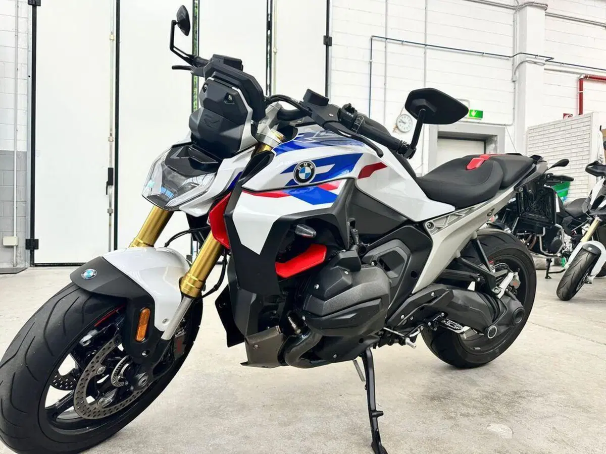 Bmw R 1300 R (2026) (2)