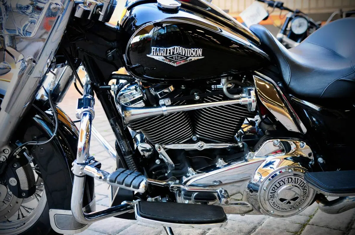 Harley-Davidson 107 Road King (2017) - FLHR (4)