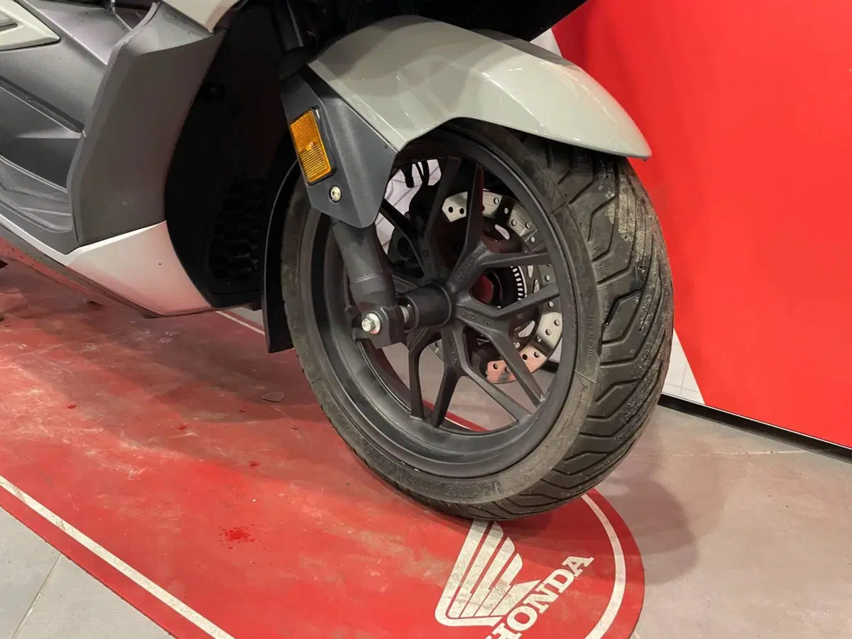 Honda Forza 350 (2022 - 24) (11)
