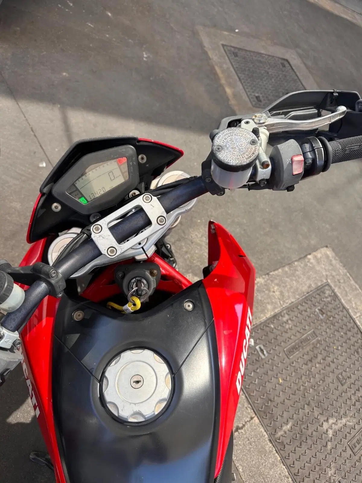 Ducati Hypermotard 1100 (2007 - 09) (5)