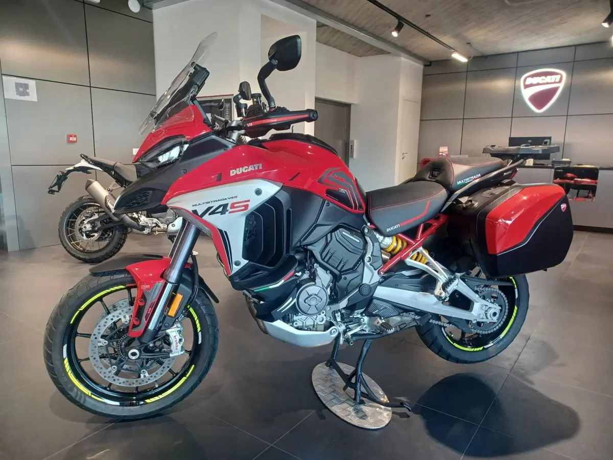 Ducati Multistrada V4 S (2021 - 24) (2)