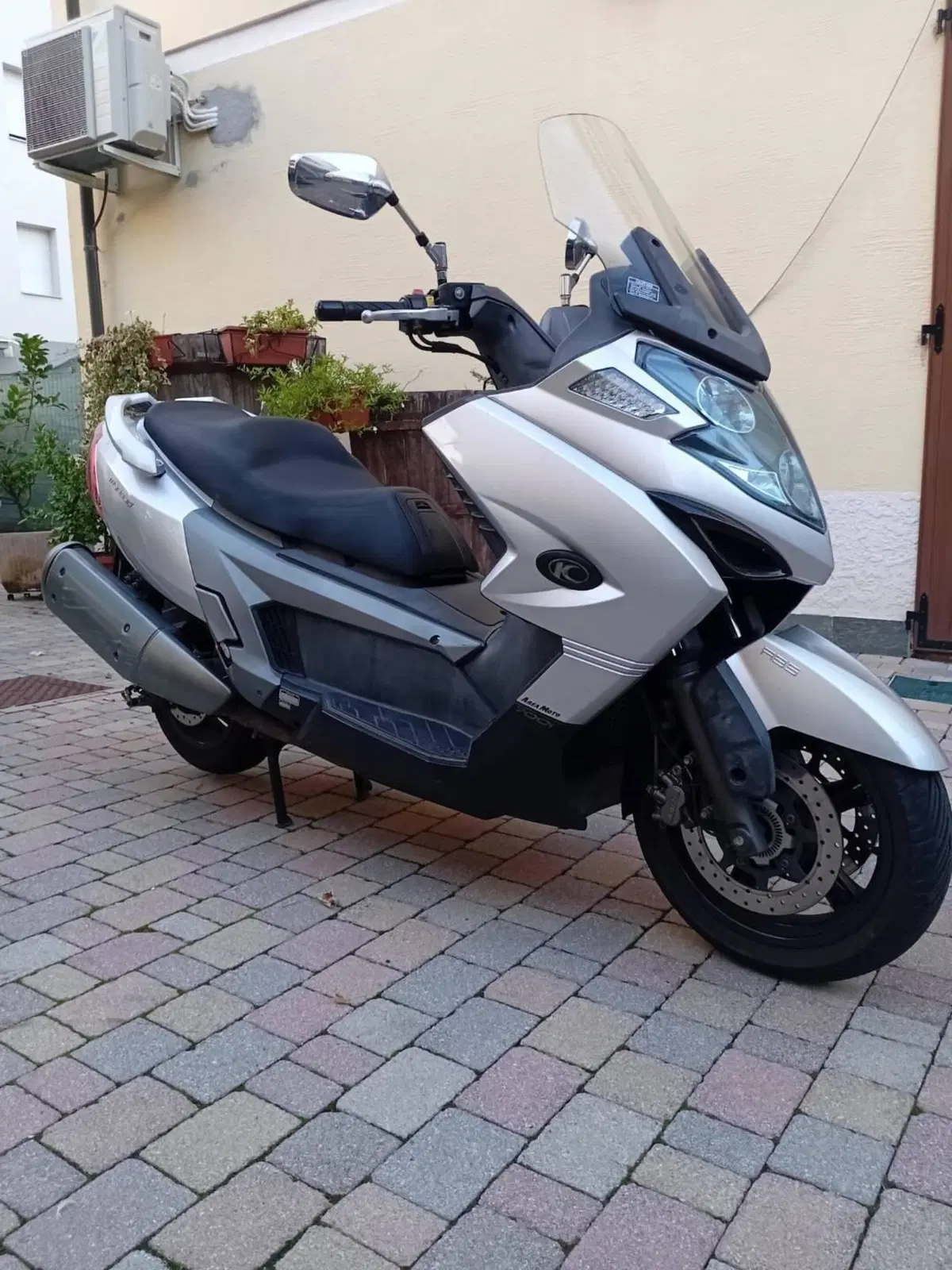 Kymco MyRoad 700i (2012 - 16)