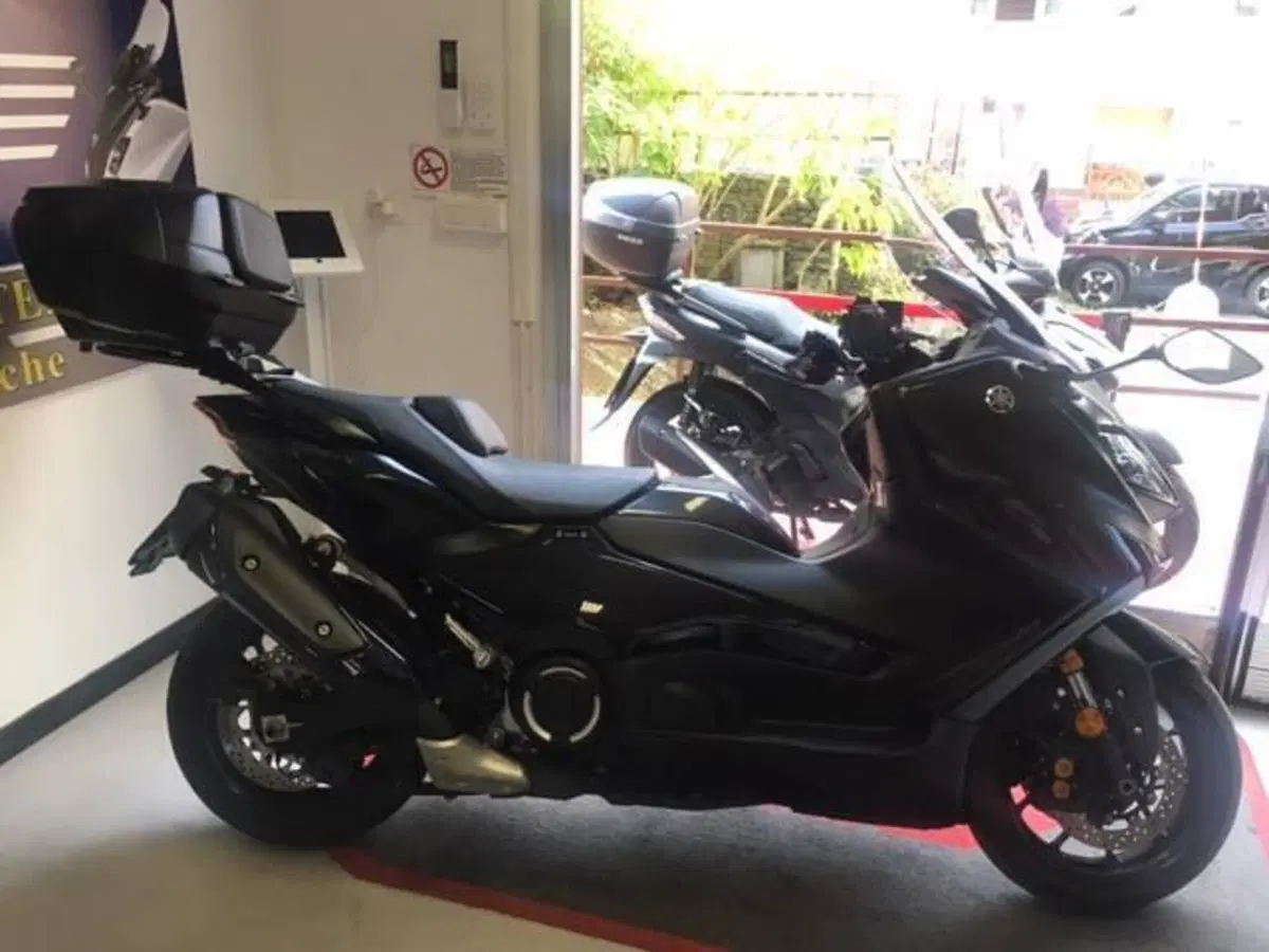 Yamaha T-Max 560 Tech Max (2022 - 24) (4)