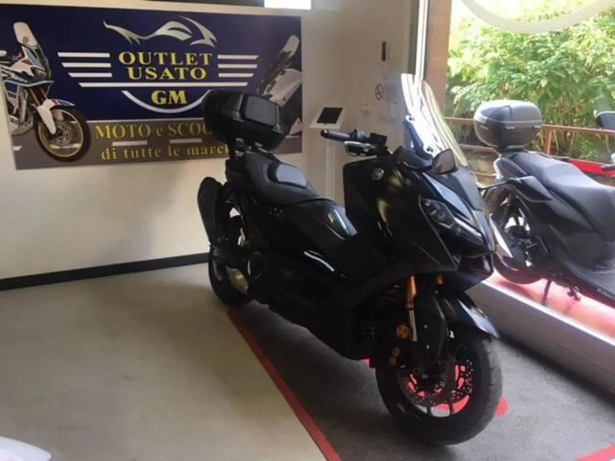 Yamaha T-Max 560 Tech Max (2022 - 24) (5)