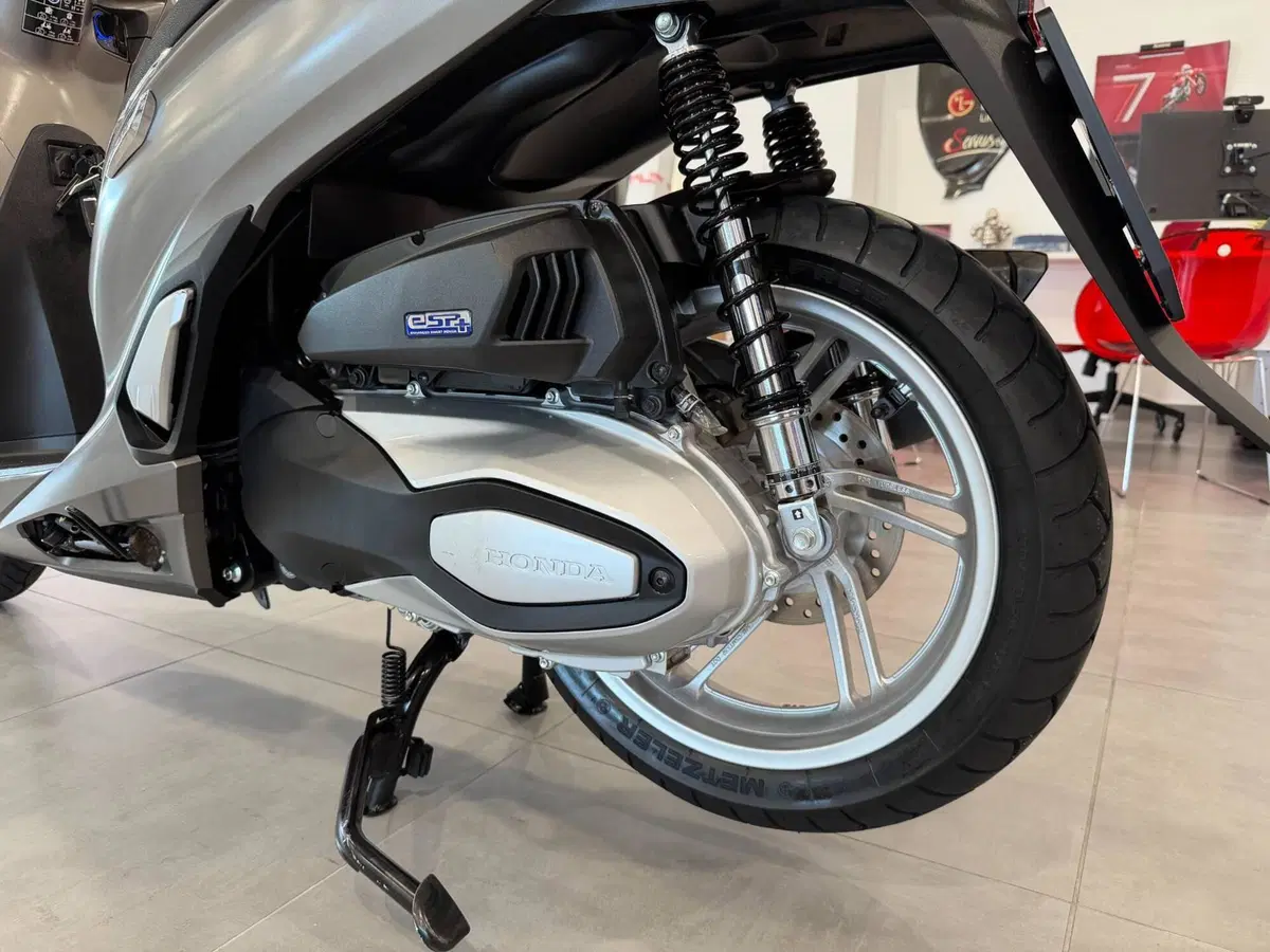 Honda SH 350 (2021 - 24) (14)