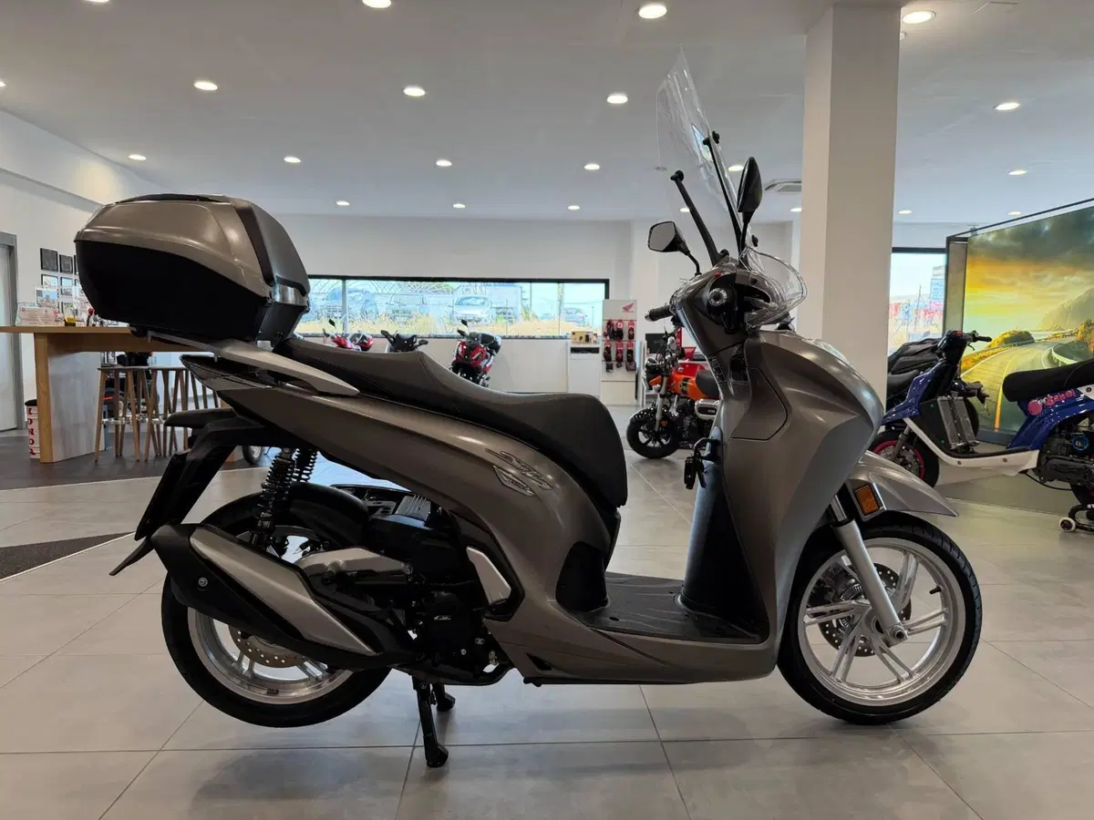Honda SH 350 (2021 - 24) (7)