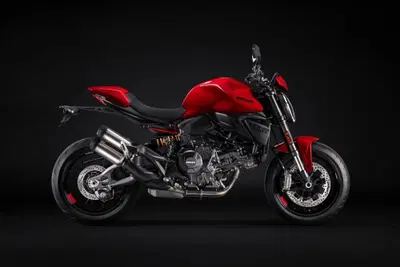 Ducati Monster 890 + (2026) usata